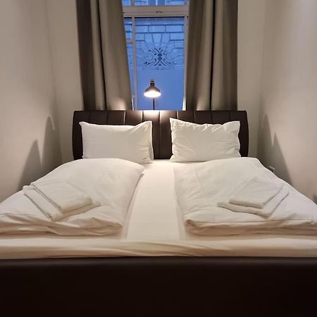 Sissi Royal Suite - Inner City 4 Bedroom Apartment ウィーン エクステリア 写真