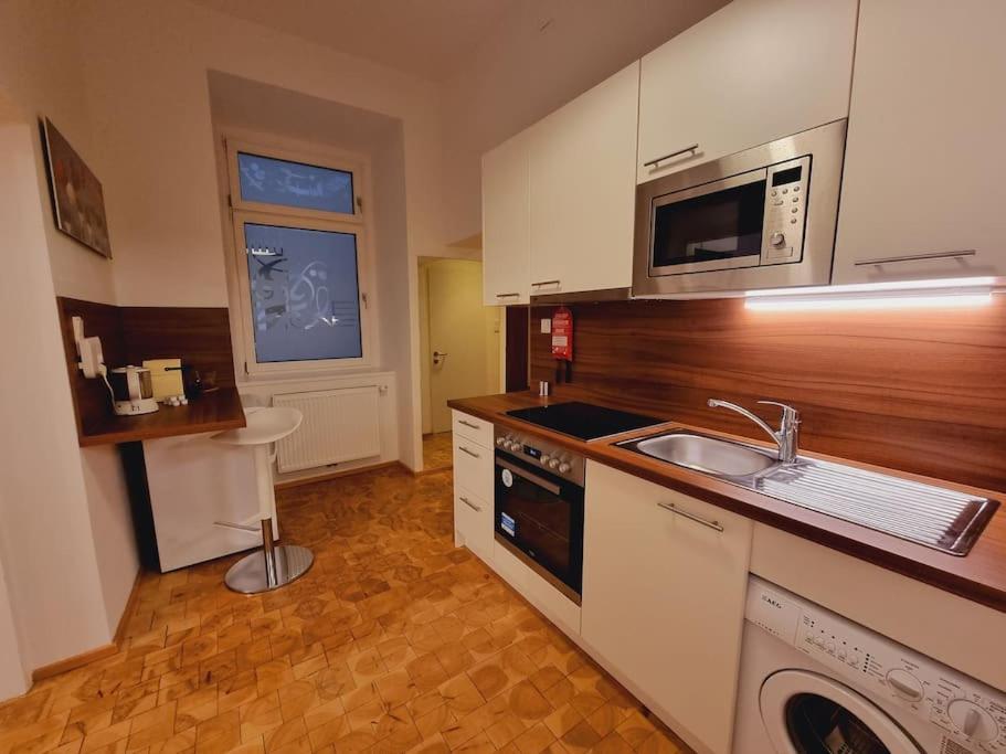 Sissi Royal Suite - Inner City 4 Bedroom Apartment ウィーン エクステリア 写真