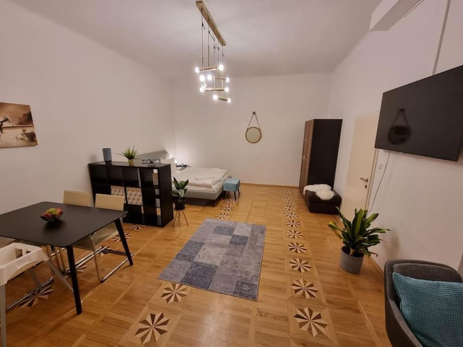 Sissi Royal Suite - Inner City 4 Bedroom Apartment ウィーン エクステリア 写真