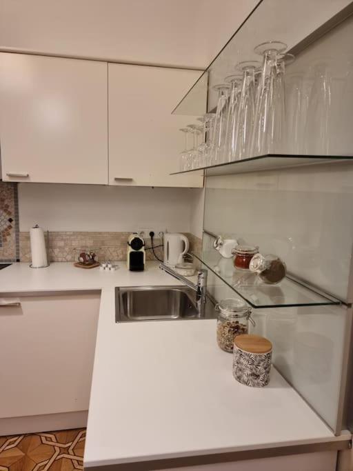 Sissi Royal Suite - Inner City 4 Bedroom Apartment ウィーン エクステリア 写真